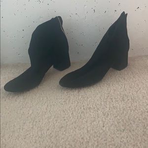 Super cute black suede booties